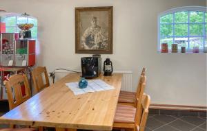 Cozy Home In Sollebrunn With Sauna