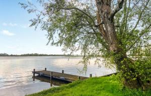 Stunning Stacaravan In Reeuwijk