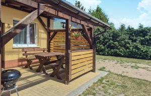 Gorgeous Home In Spore With Wifi