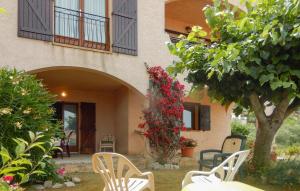 Appartements Lovely Apartment In Calcatoggio : photos des chambres