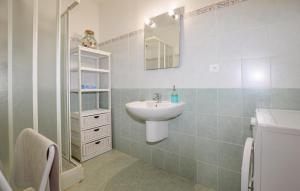 Appartements Lovely Apartment In Calcatoggio : photos des chambres