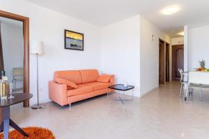 Family-friendly apartments with swimming pool Splitska, Brac - 23224