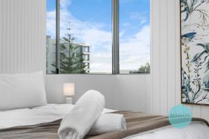 Chic Honeysuckle Apartment