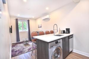 Beautiful 2BDR in Heart of Plateau Mont-Royal A