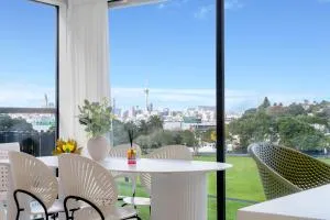Scenic Views close to the City - Northcote