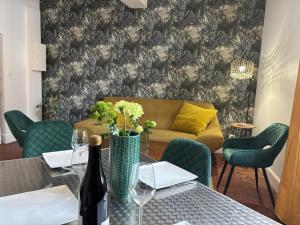 Duplex de charme au cœur historique de Moulins avec équipements modernes et literie incluse - FR-1-489-523