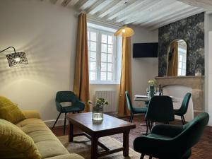 Duplex de charme au cœur historique de Moulins avec équipements modernes et literie incluse - FR-1-489-523