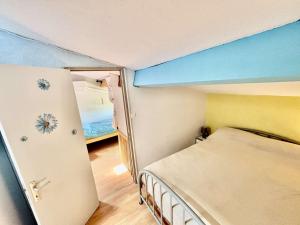 Maisons de vacances Maison mitoyenne 3 pieces avec terrasse, a 900m de la plage - Quartier calme - 4 couchages - Confort - FR-1-229C-96 : photos des chambres