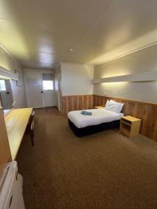 Opal Inn Hotel, Motel, Caravan Park