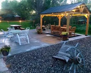 Let's Go ! Fisherman, Families, Pools One Minute From Your Door, Comfort, Location Perfect, Amenity-Rich, Pup Friendly, Discover An Exceptional Wyoming Stay, Thermopolis River Walk Home at Hot Springs State Park, 'Where Families and Fisherman Stay' - ثرموبوليس