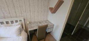 Beachside Bliss 1BR Mindarie