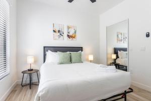 2BR CozySuites at Kierland Commons with pool #02