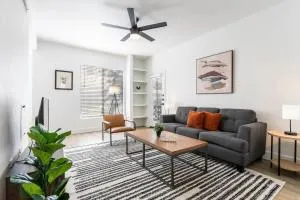 2BR CozySuites at Kierland Commons with pool #04 - Desert Wind II