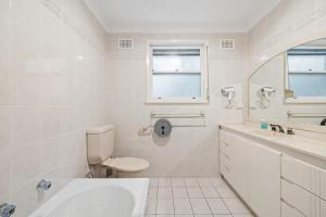 Detached Queen Room in Pymble - Serene Spot - Shared Bathroom