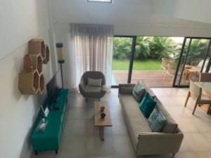 Superb apartment with swimming pool in residence