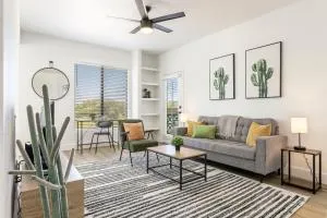 2BR CozySuites at Kierland Commons with pool #10 - Desert Wind II