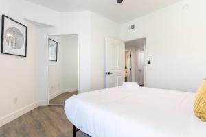 3BR CozySuites at Kierland Commons with pool #14