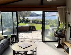 Lakeside Retreat - Whatawhata