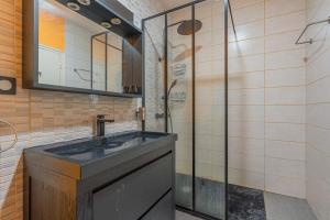 Appartements T2 Historique du XVIIIeme - Calme & Tout Equipe avec Wifi : photos des chambres