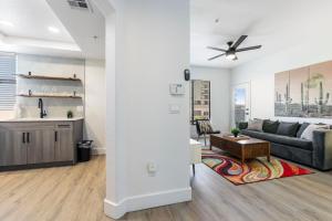 CozySuites at Kierland Commons with pool #16