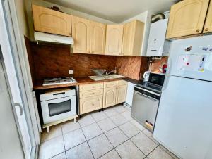 Appartements Chambre au Coeur Grenoble - Calme & Tout Equipe avec WIFI : photos des chambres