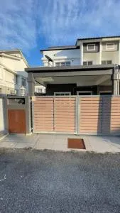 Family Homestay 300mbps Internet - Kampong Tanah Liat