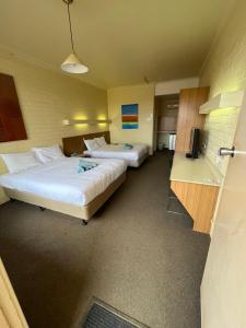 Opal Inn Hotel, Motel, Caravan Park
