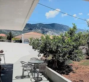 BOYZIANAS home - Karavádhos