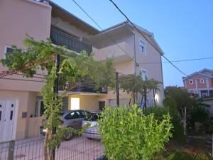 Seven Pearl Residence