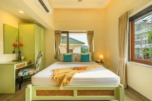 ELIVAAS Signature 3 BHK with Pvt Pool - Azalea
