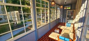 Villa Loebel - Exceptional two bedroom apartment with balcony and verandah