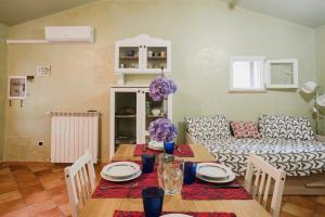 GuestHost - Rustic House near Lucca With Private Parking and Garden!
