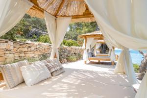 Pebble Bay Paradise House