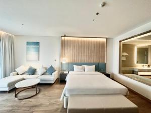 Luxury Apartment A La Carte Ha Long with Ocean view