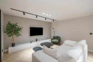 Location, Luxury & Style Best 5Bed in Madrid