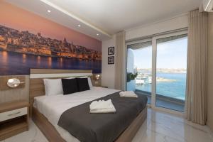Ivory Suite seafront with views!- Fl 13 by Homely