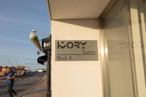 Ivory Suite seafront with views!- Fl 13 by Homely