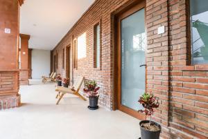 Red Studio F - Euro Standard in Canggu Best Area