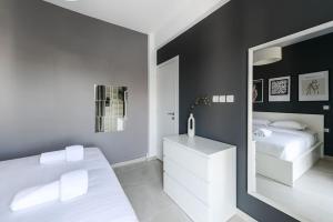 Modern apt close to Metaxourgeio