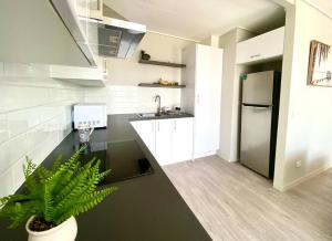 Burleigh retreat near Beach, Free Wi-Fi