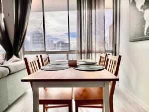 Burleigh retreat near Beach, Free Wi-Fi