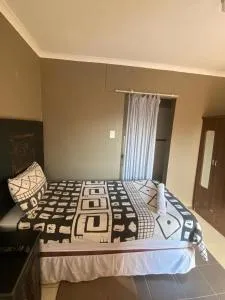 Satoka Guest House - Shimweghe