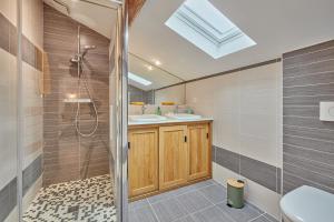 Mas Blanc Monfaucon - Grande maison avec piscine