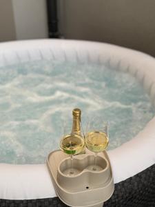 Black Field Apartment