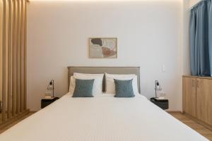 Athens Syntagma Ermou Studio