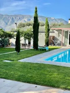 Pool Guesthouse - 伊斯米亚