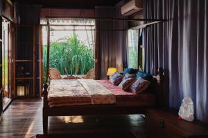 Villa Fiesta - Beachfront Getaway