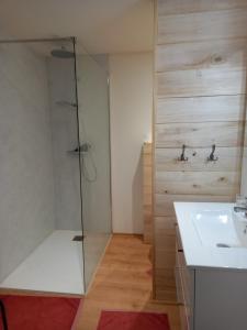 Petite maison avec piscine