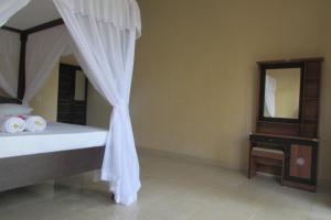 Warung Jemeluk & Home Stay