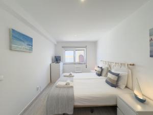 Beach Retreat Steps from the Ocean #1953